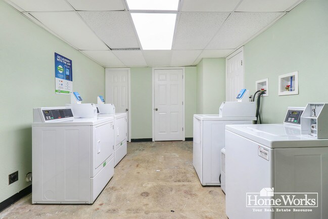 Building Photo - 601 W Lasalle Ave