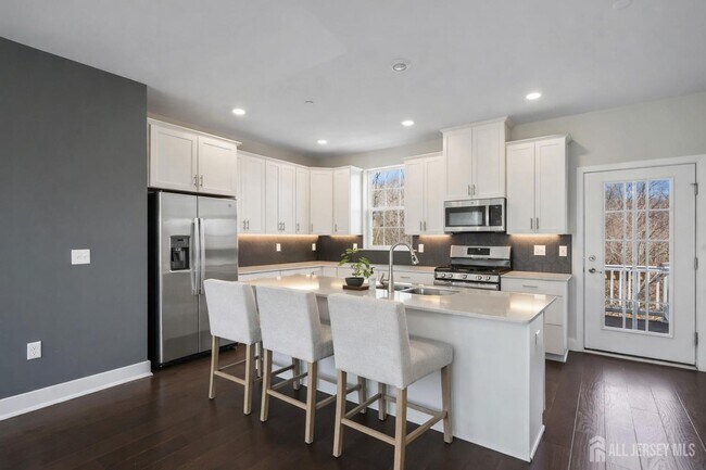 Building Photo - 1901 Swales Ct