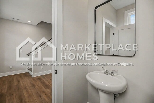 Building Photo - 1374 Cozy Cir SE