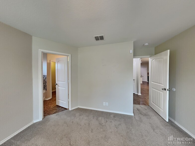 Building Photo - 15317 Cooks Petrel
