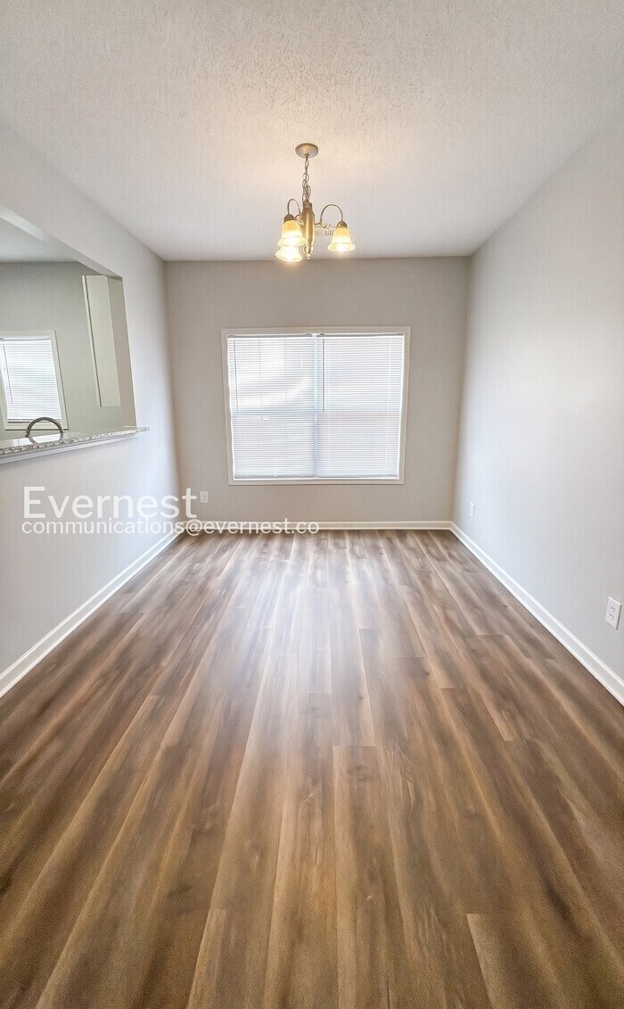 Building Photo - 8631 Thomas Ln