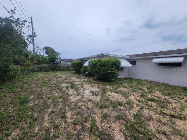 Building Photo - 7526 Topay Ln