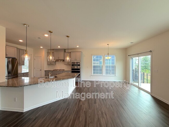 Building Photo - 14929 Baldridge Dr