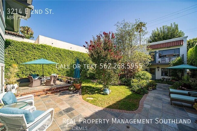 Building Photo - 4 BEDROOM 3 1/2 BATH ESTATE SITUATED IN PR...