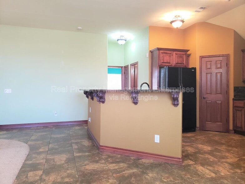 Building Photo - 329 Madison Pl Dr