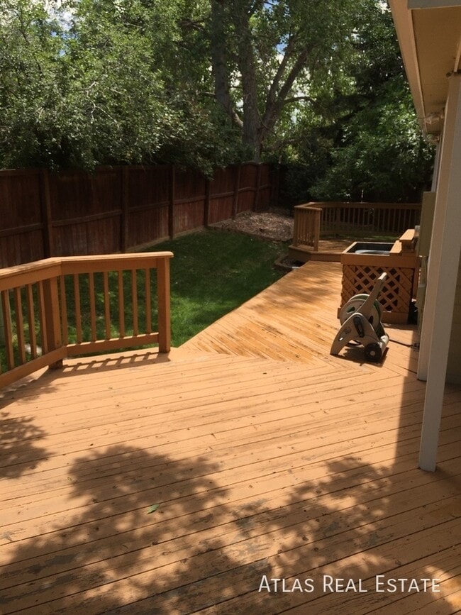 Building Photo - 8876 Red Bush Trail