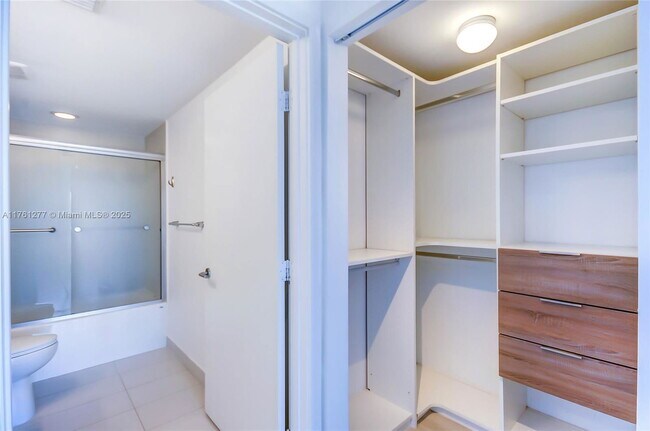 Building Photo - 4250 Biscayne Blvd