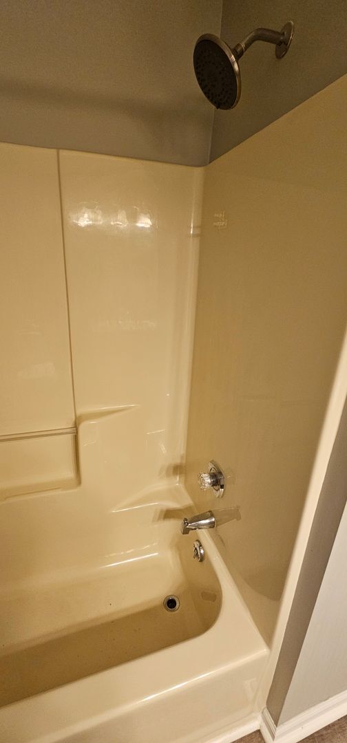 Building Photo - 823 Laurel Hill Pl