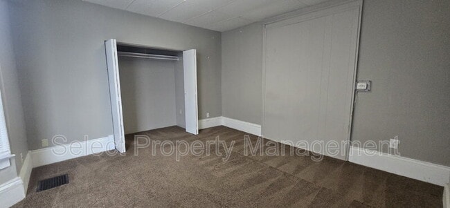 Building Photo - 926 Columbia Ave