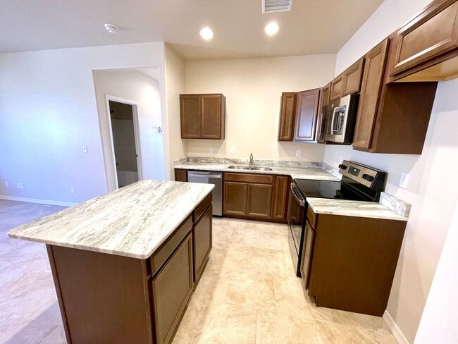 Building Photo - 2024 Built 2 Bedroom Home with 2 Car Garage!