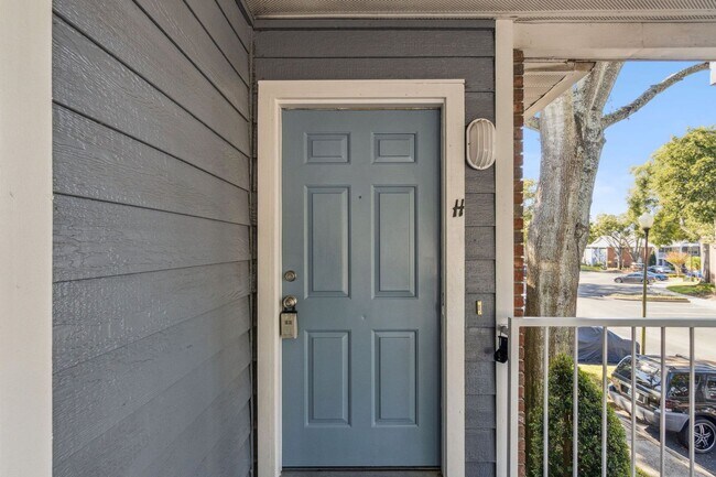 Building Photo - 2/1.5 Condo With Screened Patio in Conway Area