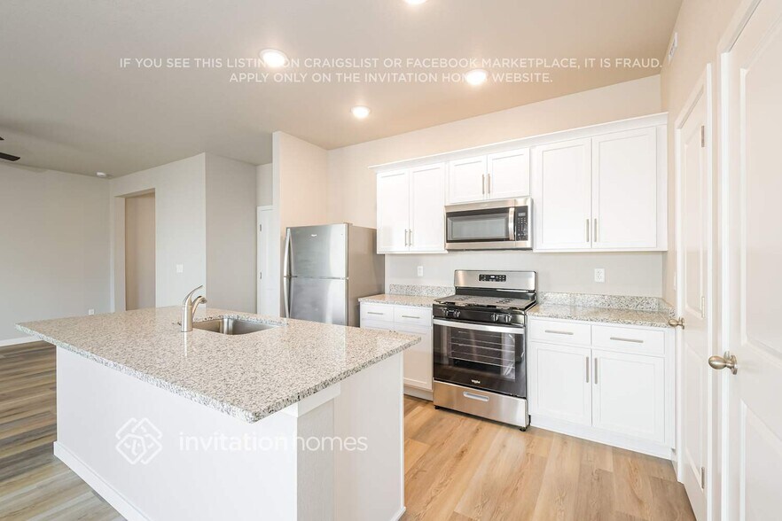 Building Photo - 7215 Dolores Ave