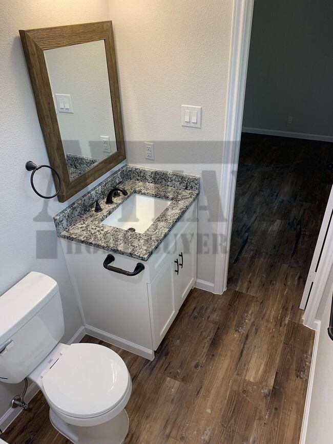 Building Photo - Freshly Remodeled 3 Bed 2 Bath Home!
