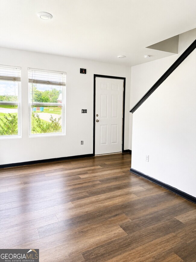 Building Photo - 105 Loblolly Ln