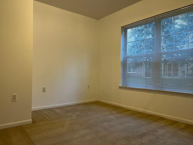 Building Photo - 2652 S Knightsbridge Cir