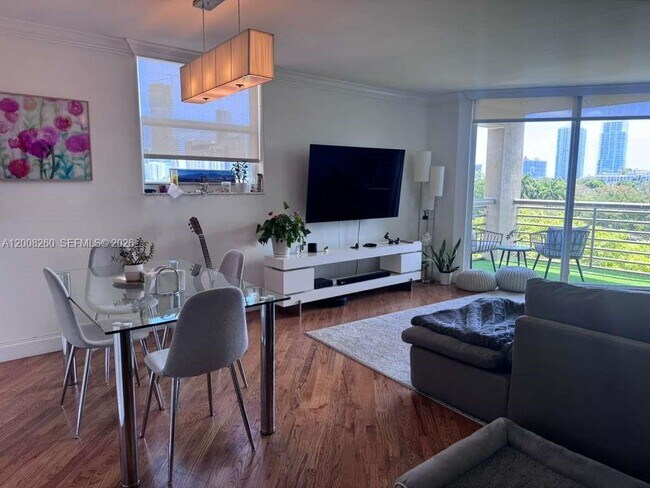 Building Photo - 2400 SW 3rd Ave