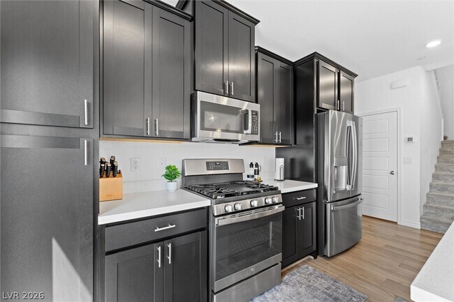 Building Photo - 237 Callen Falls Ave