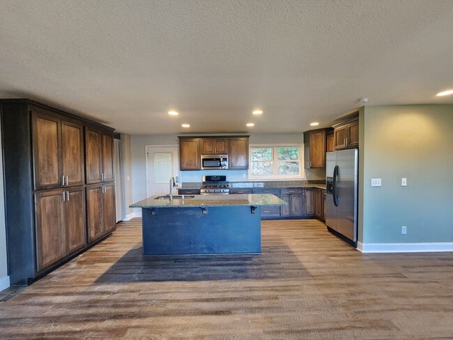 Building Photo - Well Maintained Swannanoa Rental! 2 BEDROOM/2 BATHROOM + BONUS ROOM