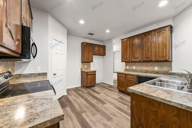 Building Photo - 1004 Riverside Ct