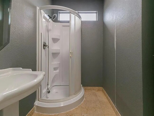 Building Photo - 2103 Whirlaway Dr