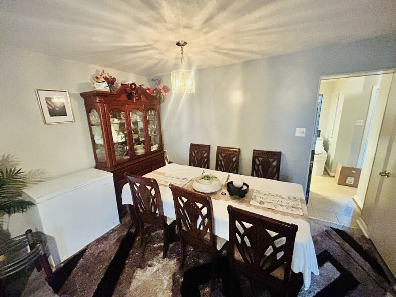 Building Photo - 11381 Laurelwalk Dr