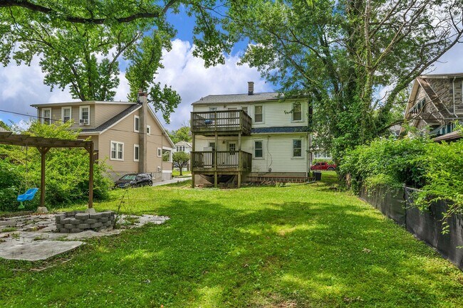 Building Photo - 2802 Berwick Ave