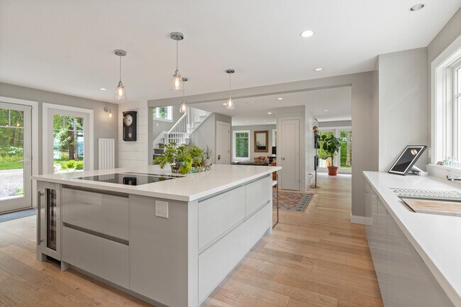 Building Photo - 44 Eagles Ln