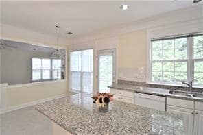 Building Photo - 740 Henley Ct