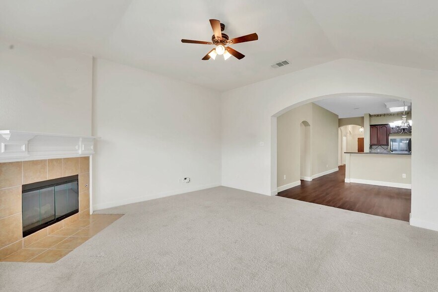 Building Photo - 12618 Red Hawk Dr