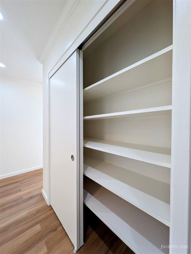 Building Photo - 3044 Franklin St