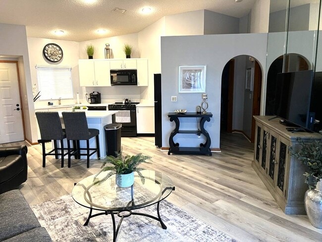 Building Photo - 4801 Casablanca Cir