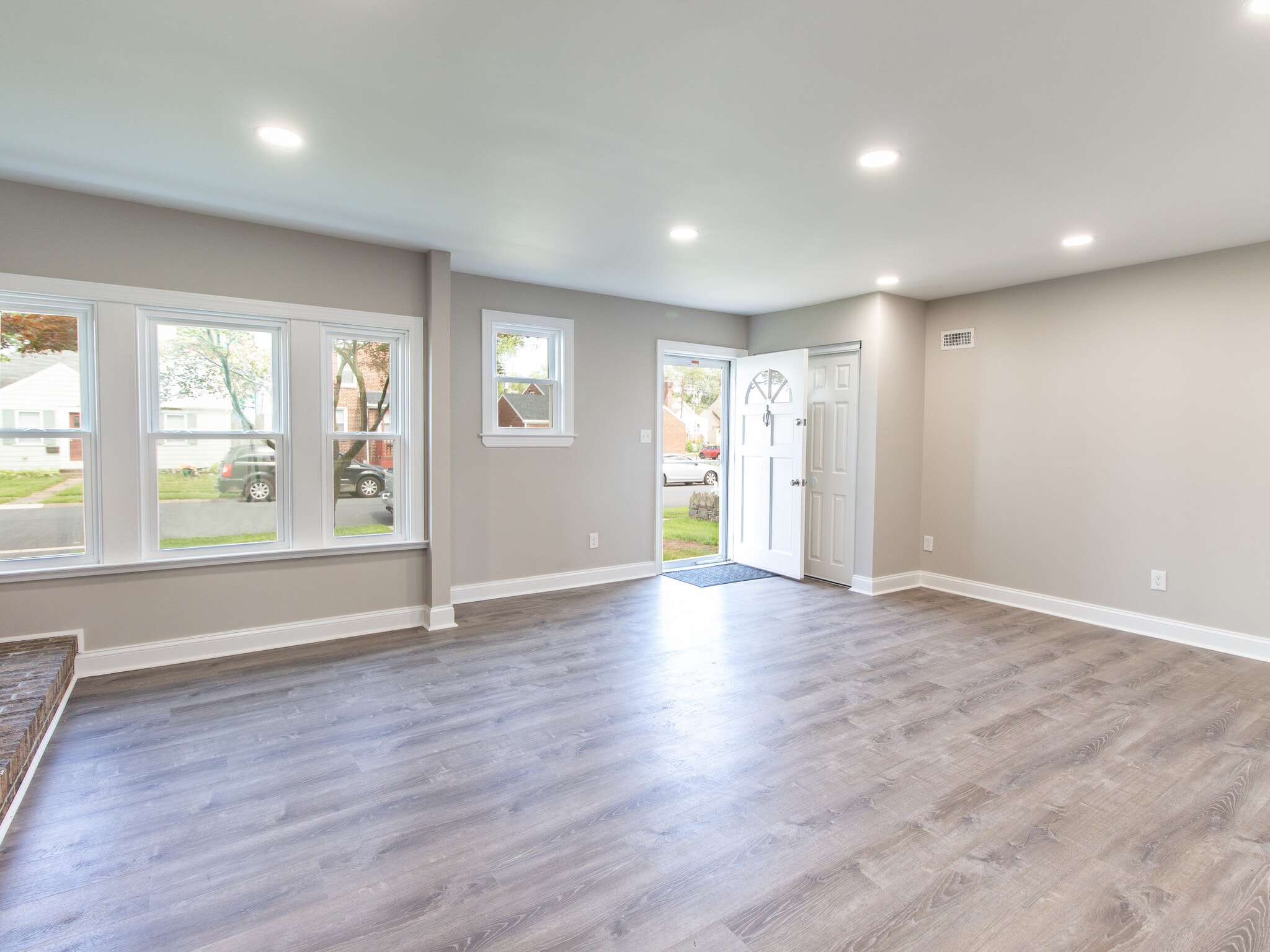 Great Room - 114 Harding Ave