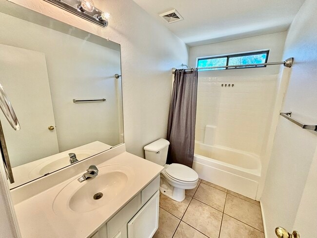 Building Photo - 3018 W Sands Dr