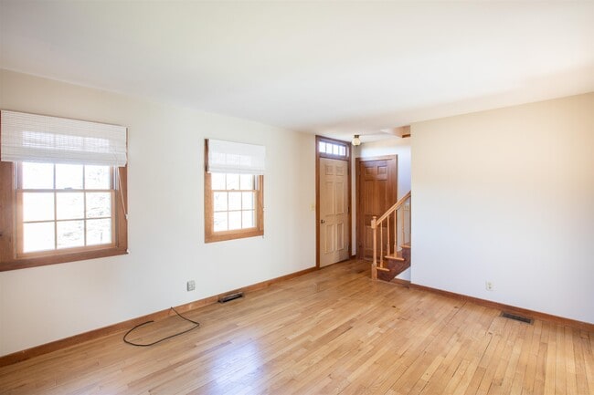 Building Photo - 396 Prindle Rd
