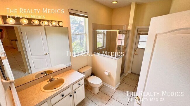 Building Photo - 7823 Fernleaf Dr