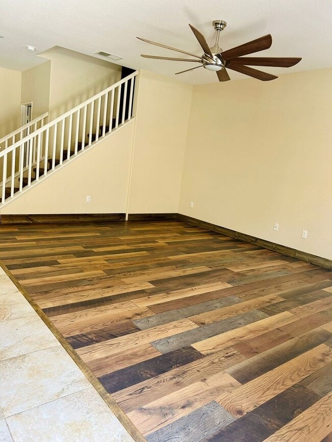 Building Photo - Beautiful TownHouse available in Brawley