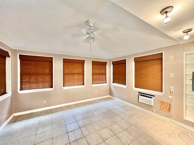 Building Photo - 11502 Toledo Dr