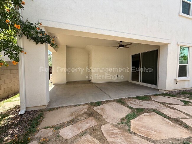 Building Photo - 5118 E Anderson Dr