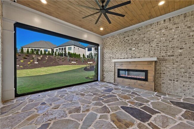 Building Photo - 2447 Rock Maple Dr NE