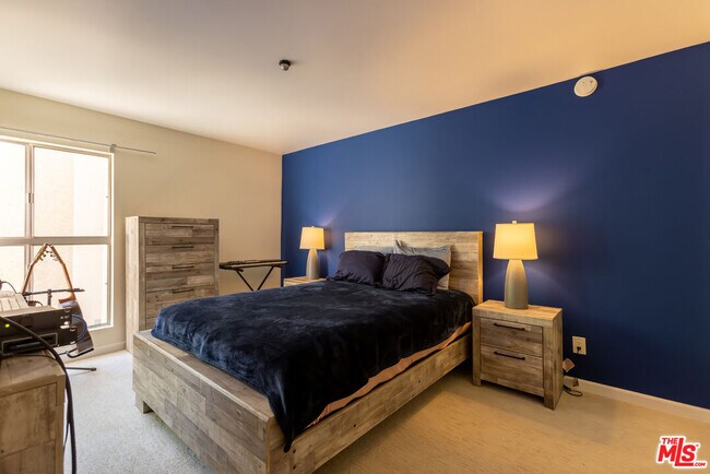 Building Photo - 5213 Raintree Cir