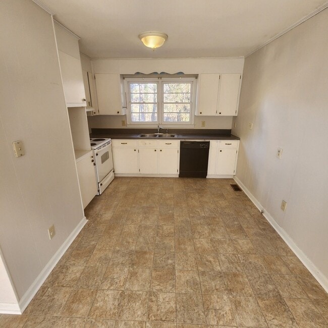 Building Photo - 60 Stallings Rd