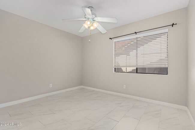 Building Photo - 9138 E Davenport Dr