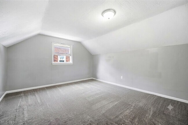 Building Photo - 4068 E 155th St
