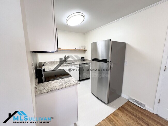 Building Photo - 2408 Otis St