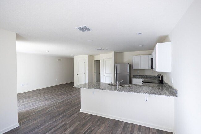 Building Photo - 664 Hillview Lp