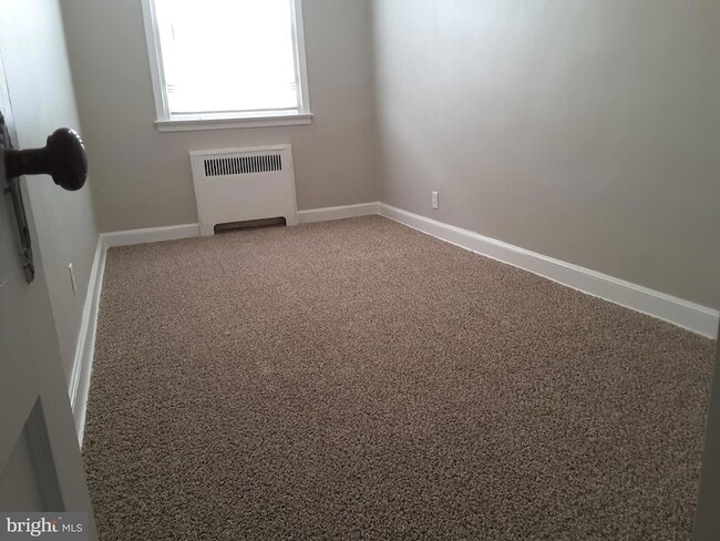 Building Photo - 1226 Hellerman St