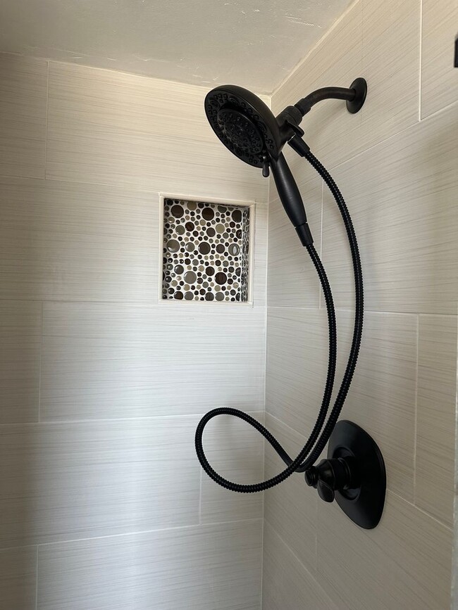 Building Photo - 3135 Courtney Dr