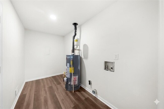 Building Photo - 3022 Hillwood Dr NW