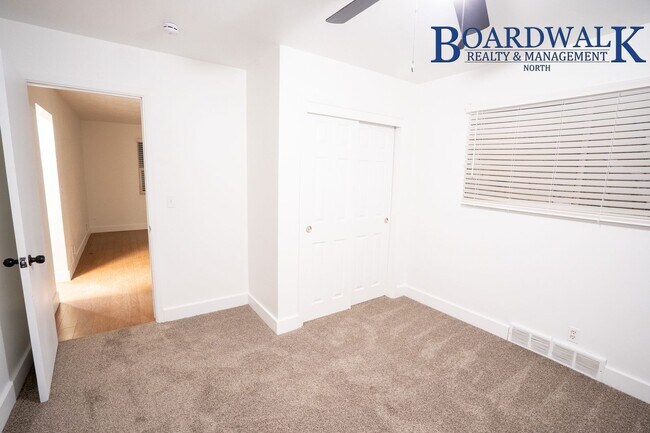 Building Photo - Newly Remodeled 3 Bedroom East of Harrison Blvd!