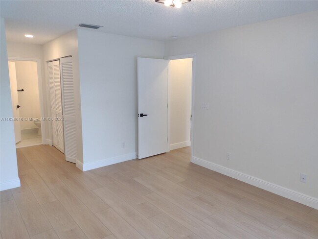 Building Photo - 1740 SW 110th Terrace